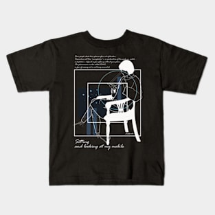 Sitting and looking at my mobile version 6 Kids T-Shirt